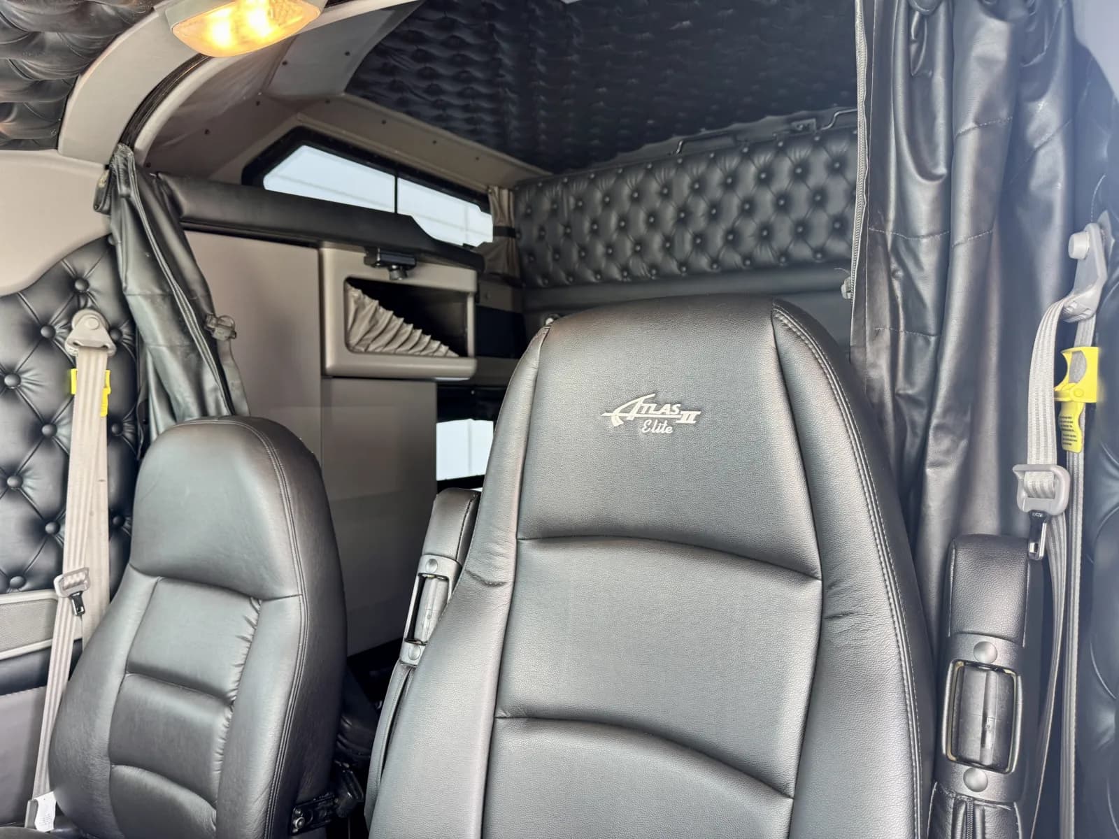 2023 Kenworth W900 — photo 20