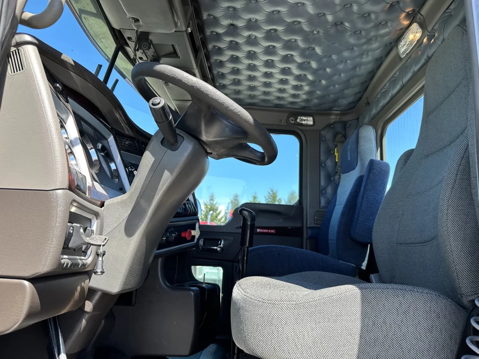 2011 Kenworth W900 — photo 14