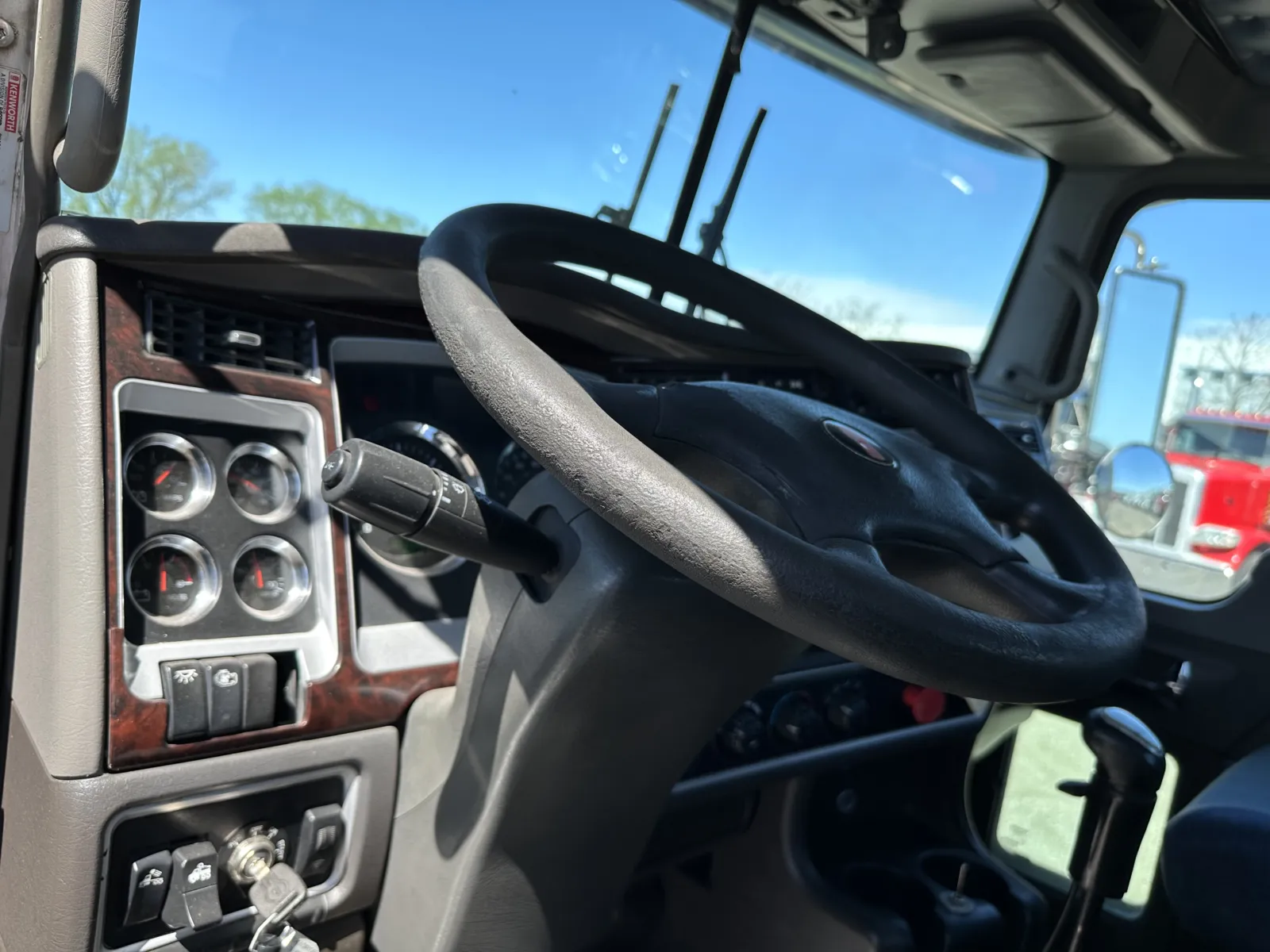 2011 Kenworth W900 — photo 15