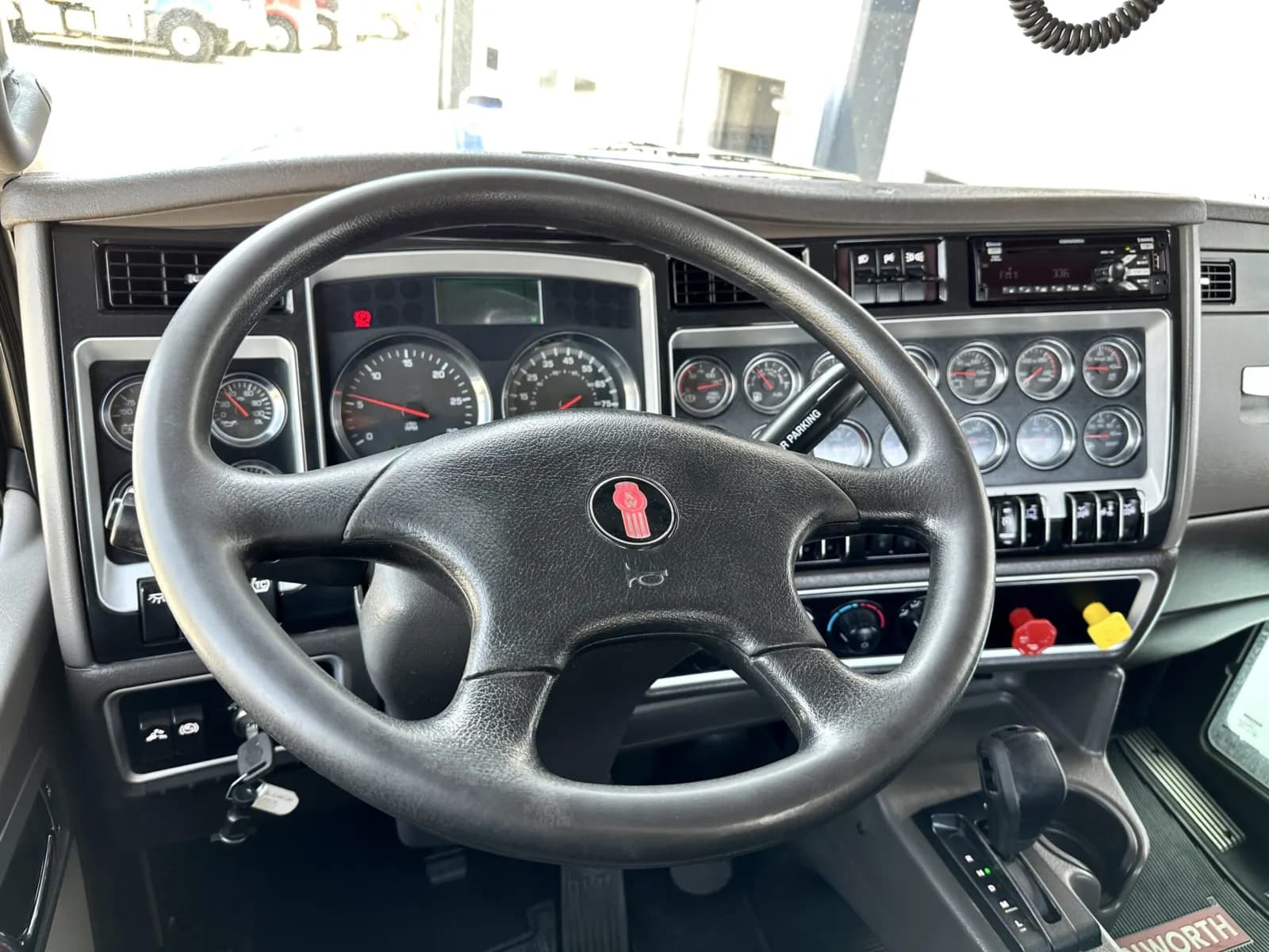 2018 Kenworth W900 — photo 16