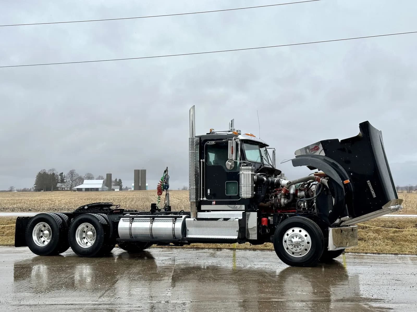 2011 Kenworth W900 — photo 9