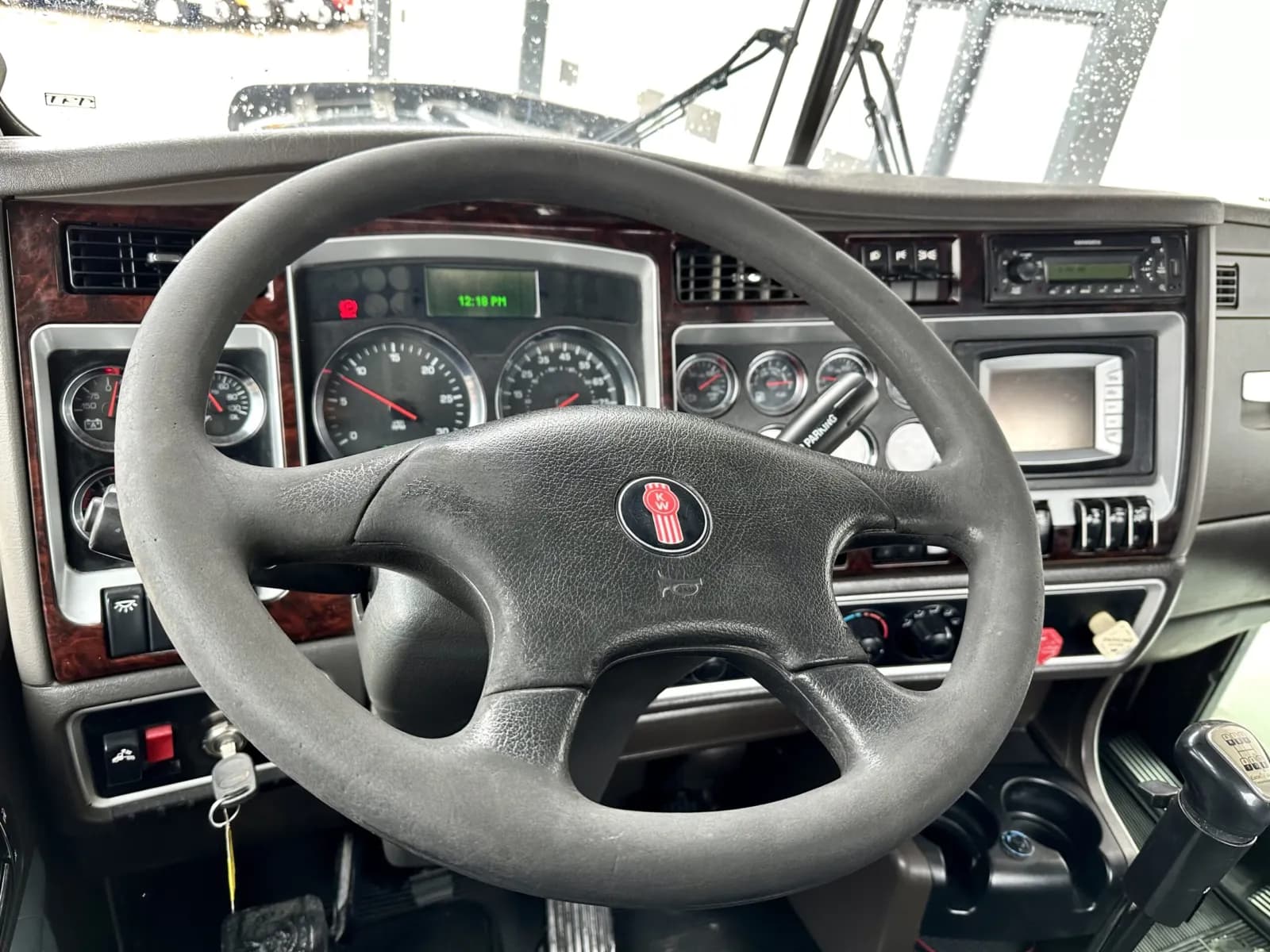 2011 Kenworth W900 — photo 15