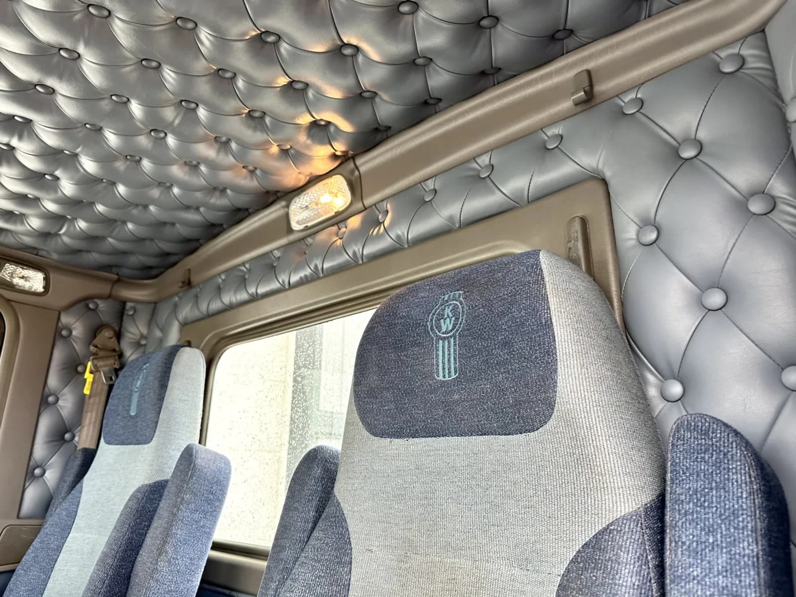 2011 Kenworth W900 — photo 19