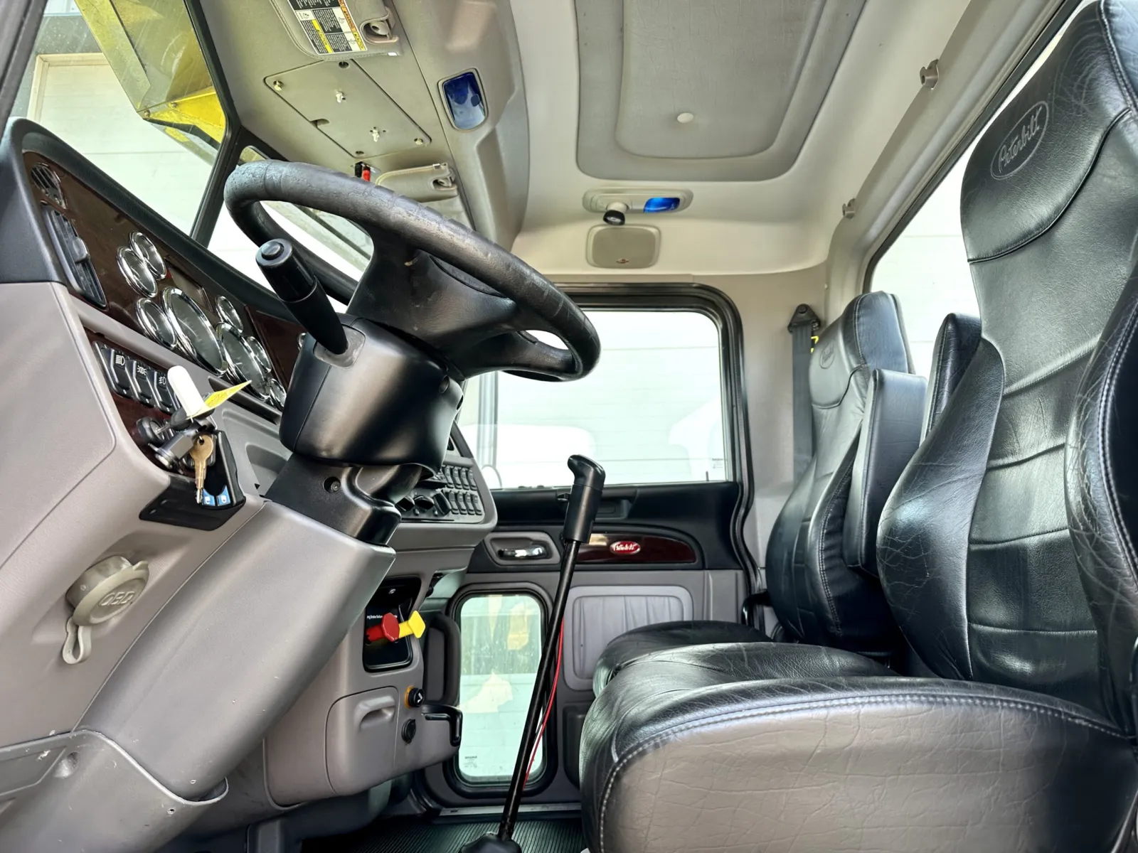 2014 Peterbilt 389 — photo 15