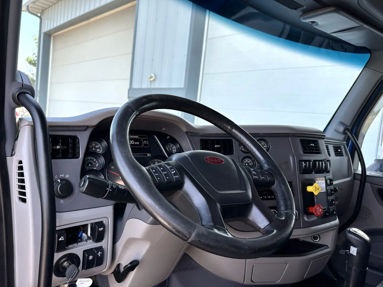 2016 Peterbilt 567 — photo 15