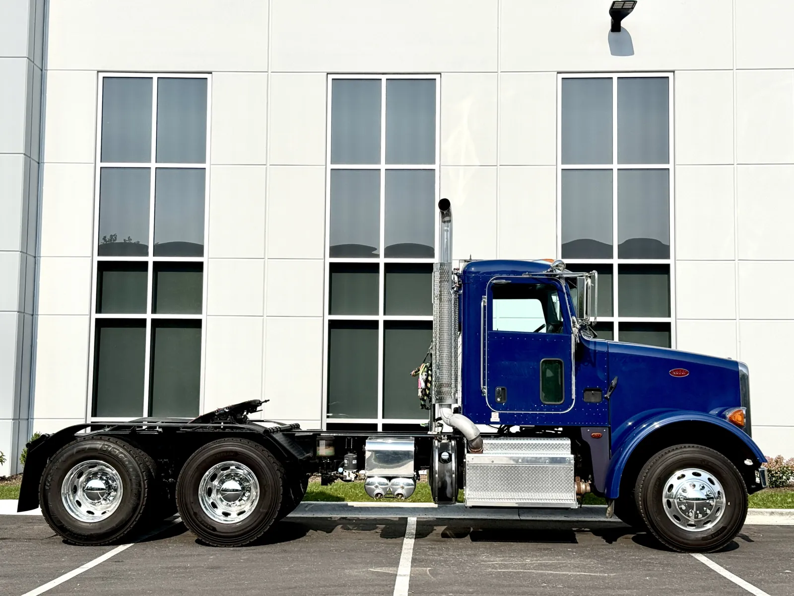 2016 Peterbilt 365 — photo 3