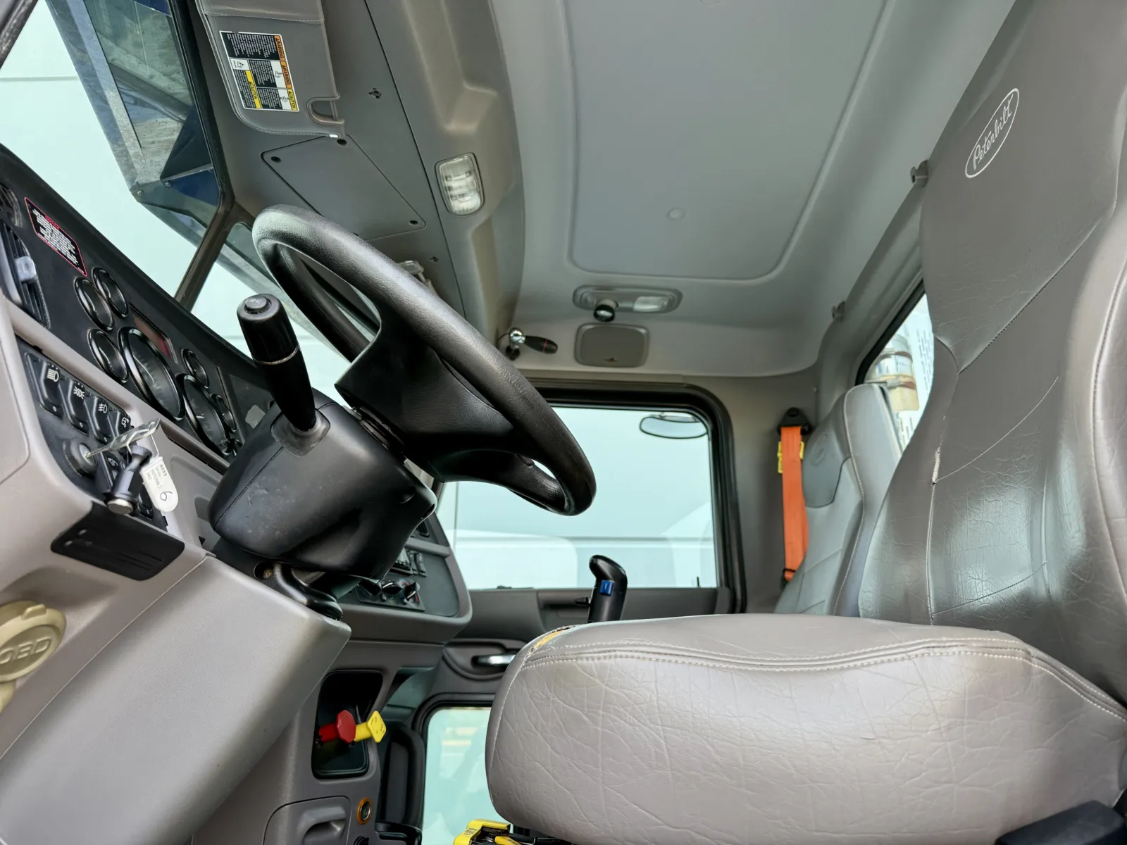 2016 Peterbilt 365 — photo 14