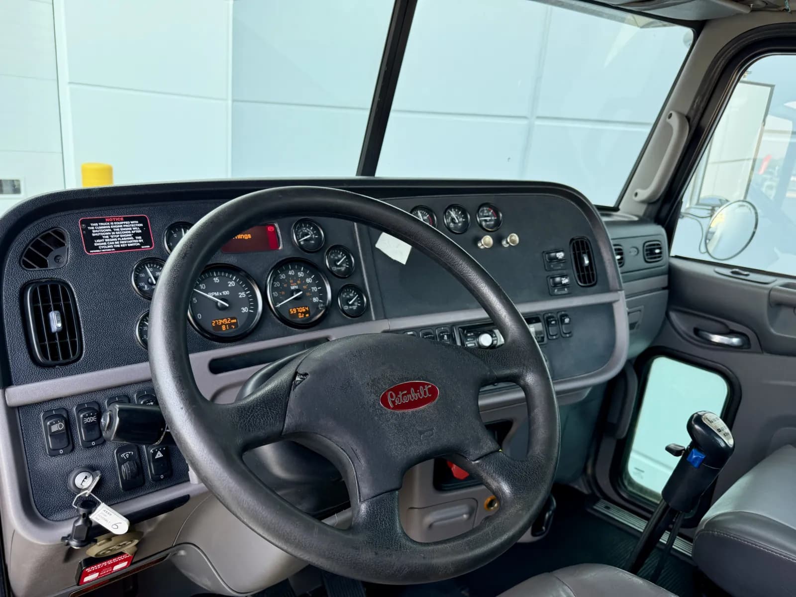 2016 Peterbilt 365 — photo 15