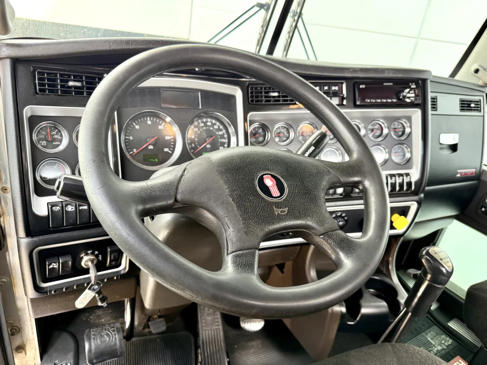 2015 Kenworth W900 — photo 15