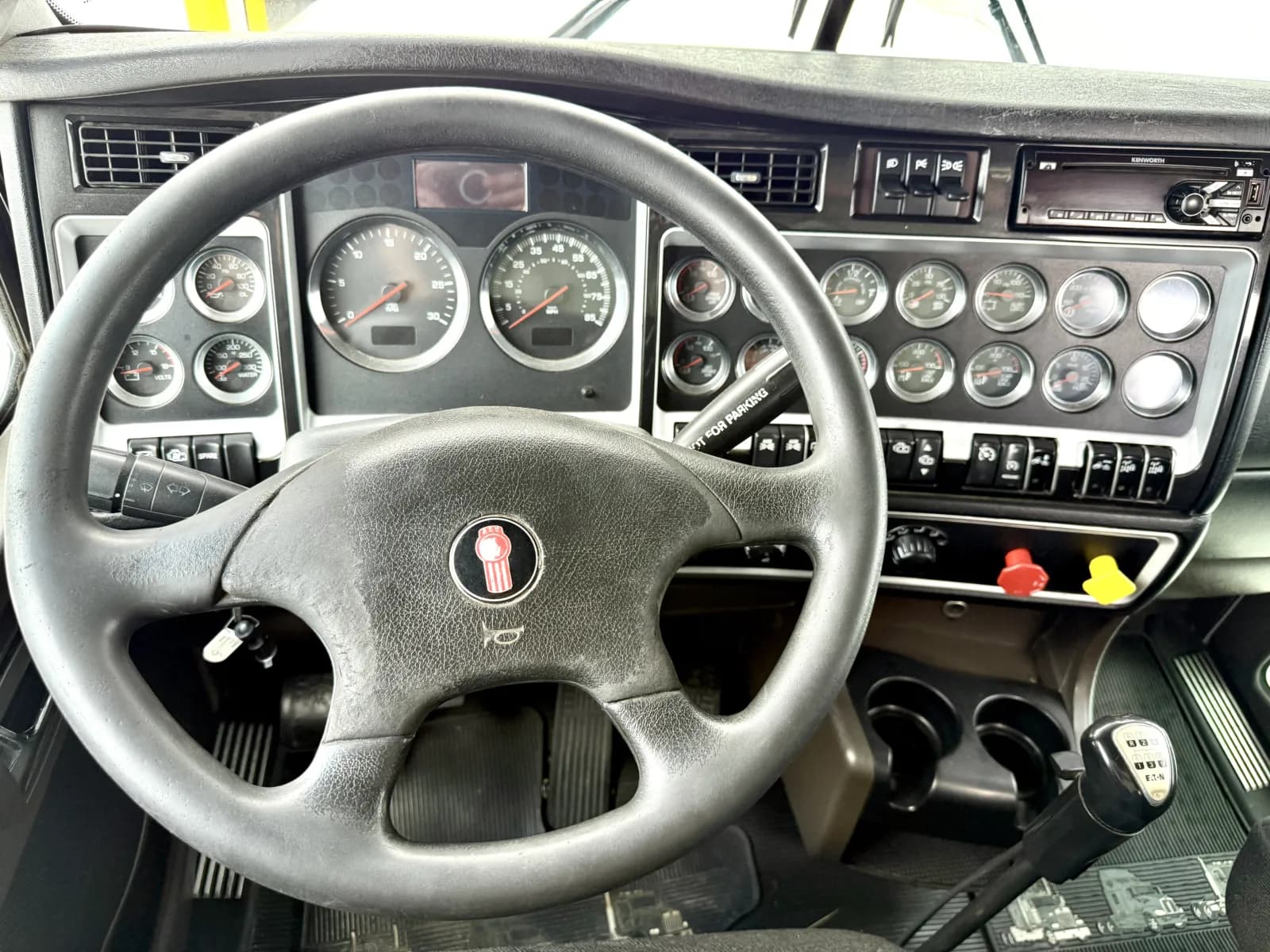 2015 Kenworth W900 — photo 16