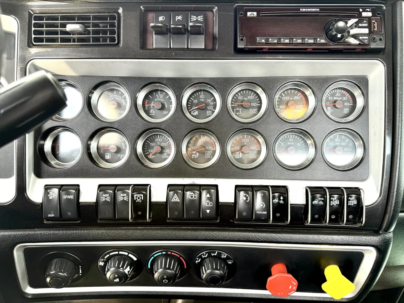 2015 Kenworth W900 — photo 18