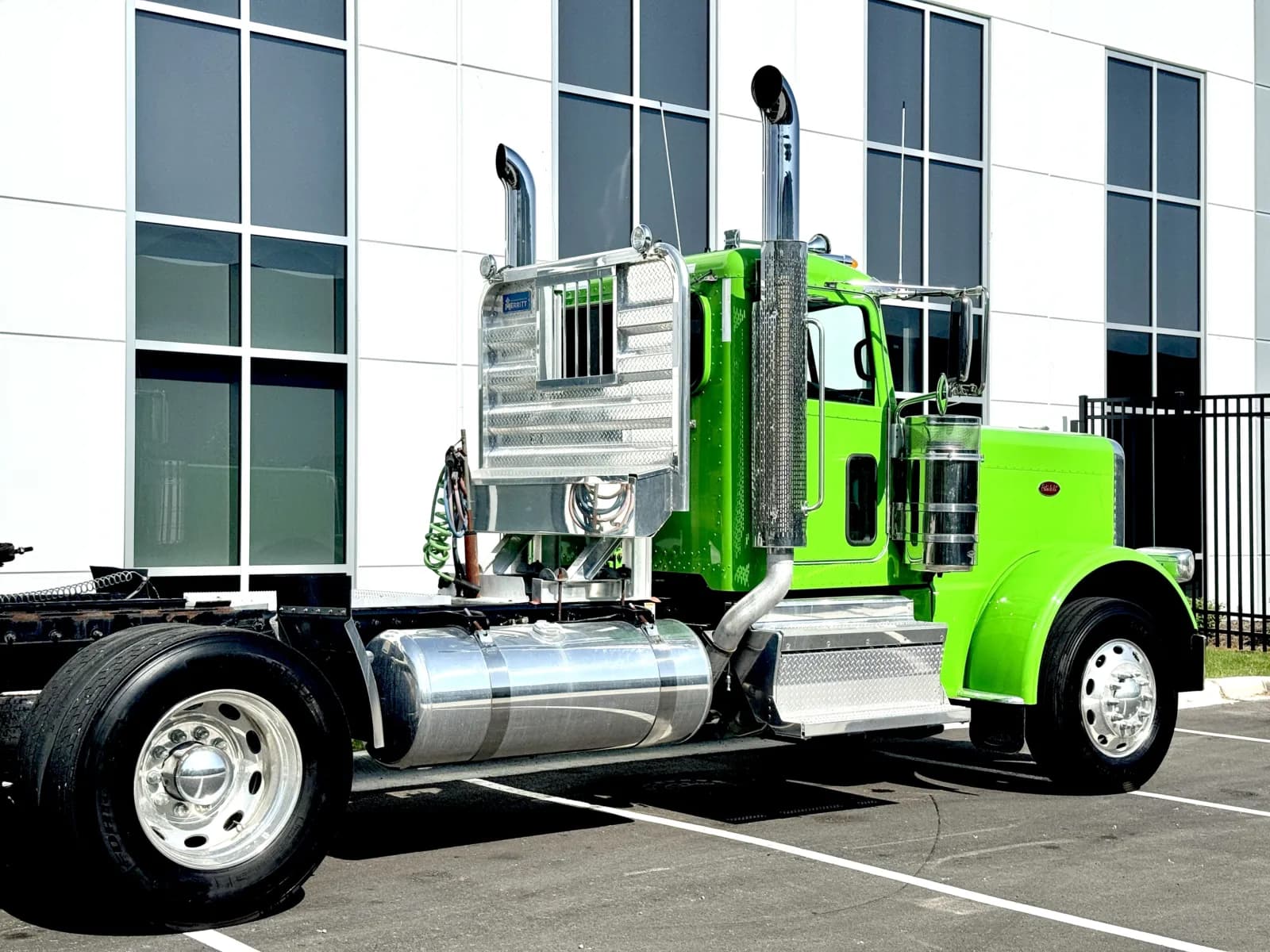 2022 Peterbilt 389 — photo 7