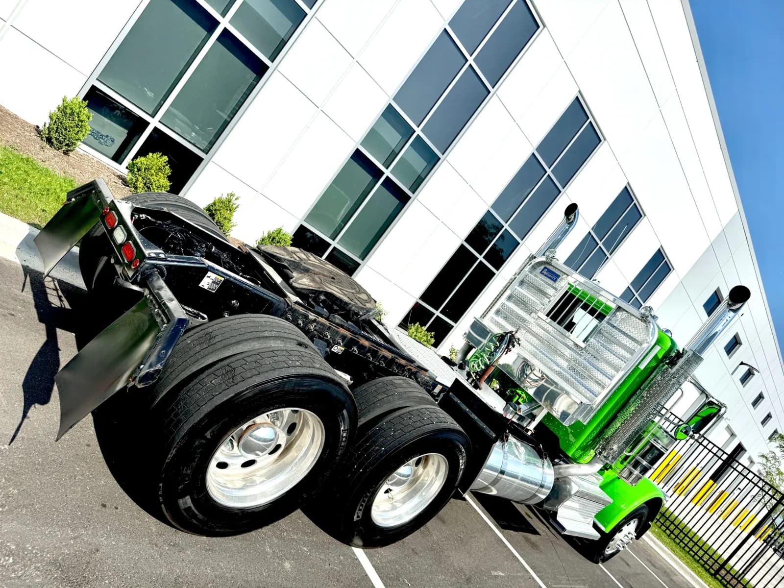 2022 Peterbilt 389 — photo 11