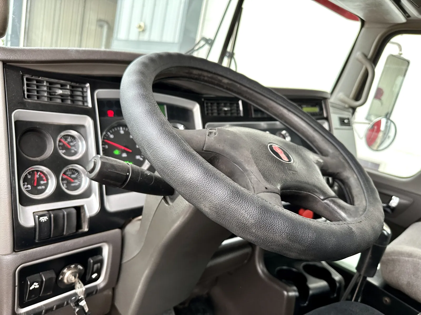 2012 Kenworth T800 — photo 15