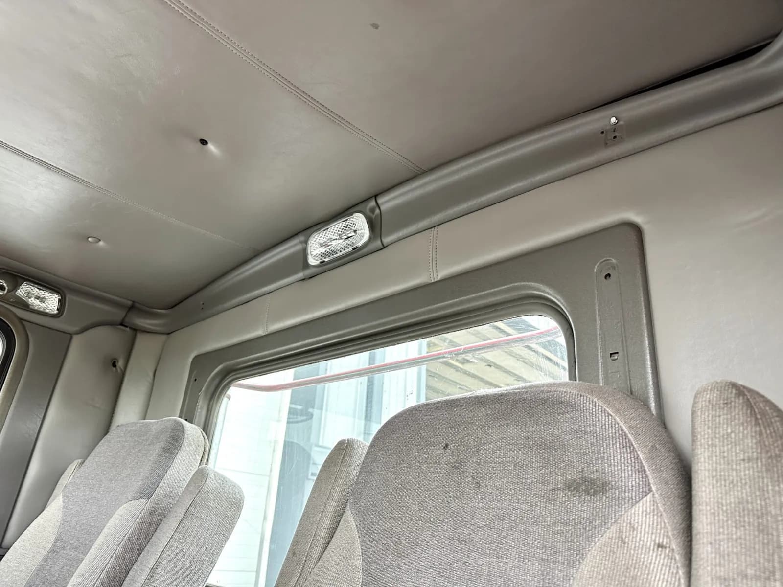 2012 Kenworth T800 — photo 19