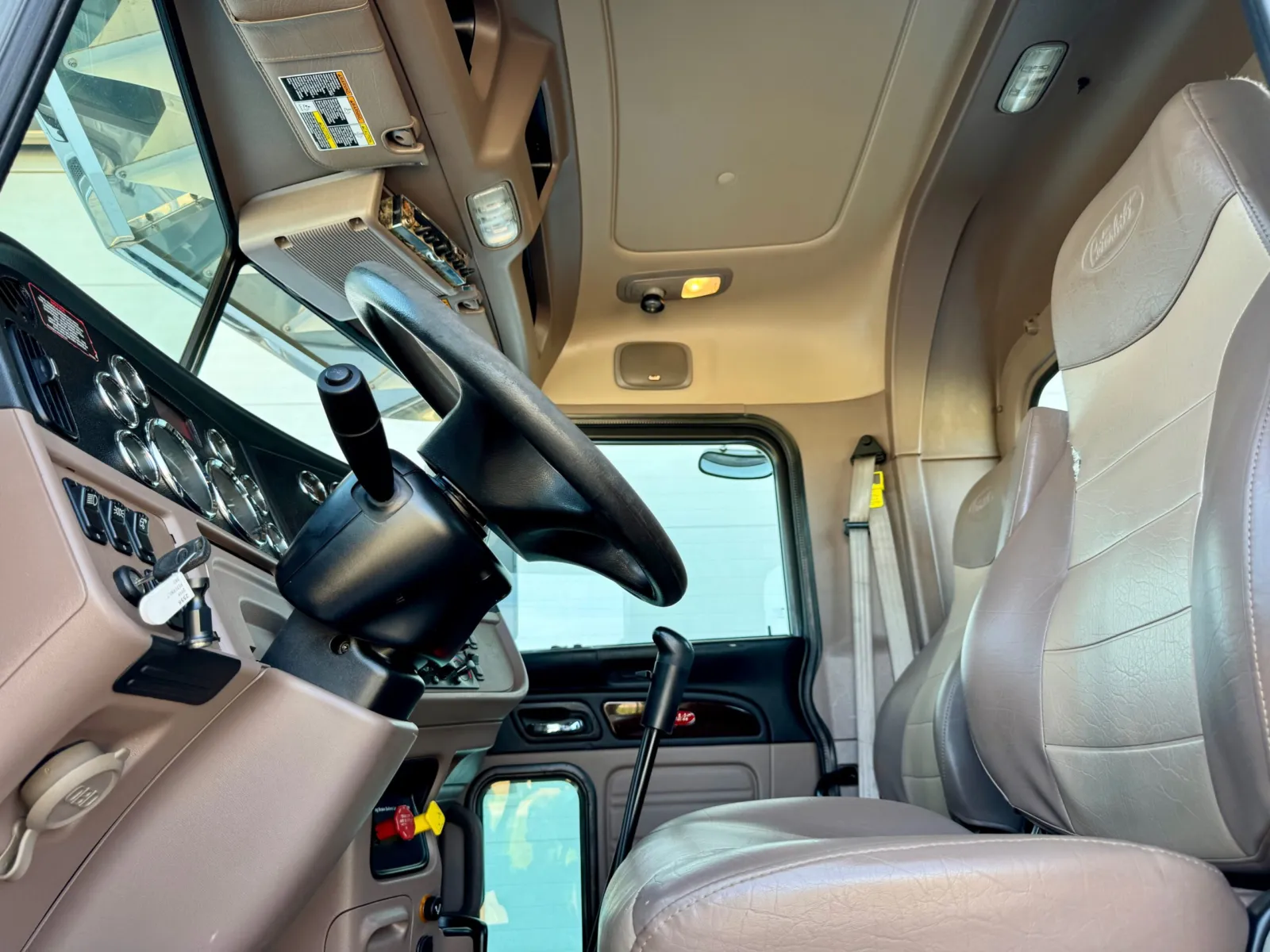 2018 Peterbilt 389 — photo 14