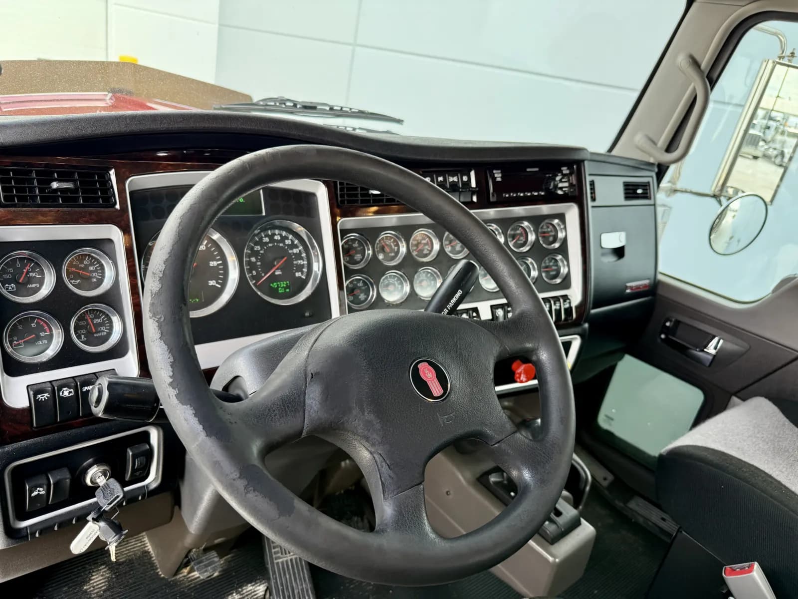 2020 Kenworth W900 — photo 15