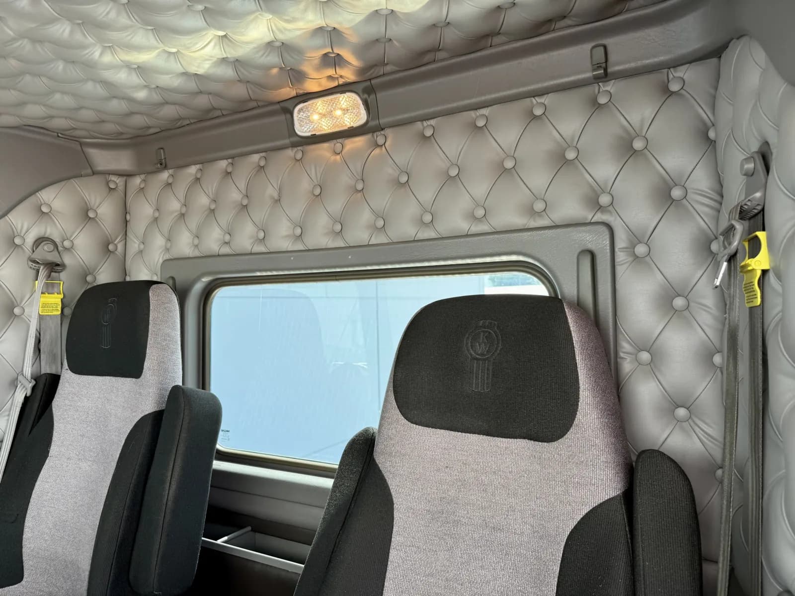 2020 Kenworth W900 — photo 20