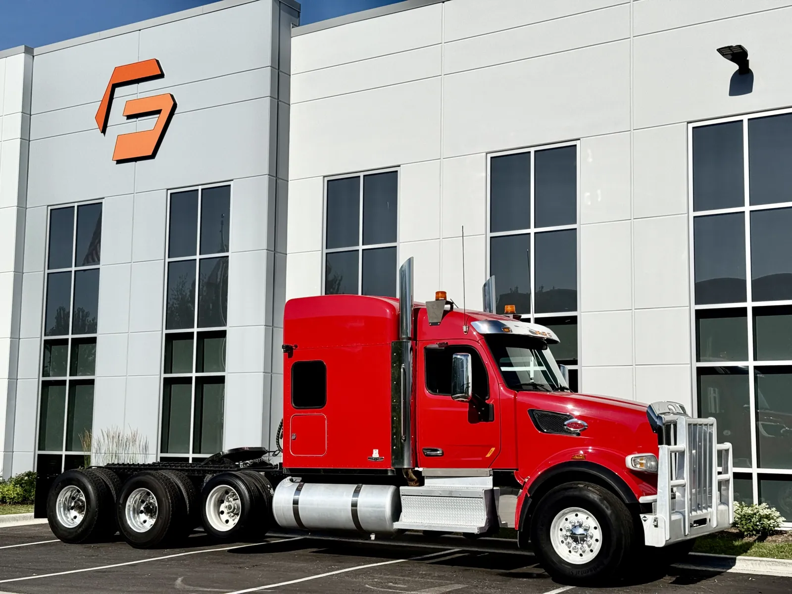 2019 Peterbilt 567 — photo 2