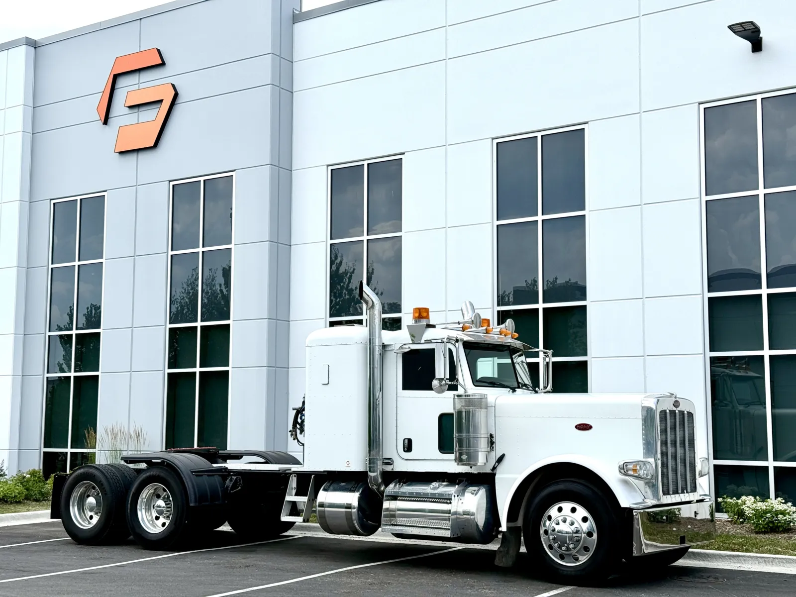 2014 Peterbilt 389 — photo 2