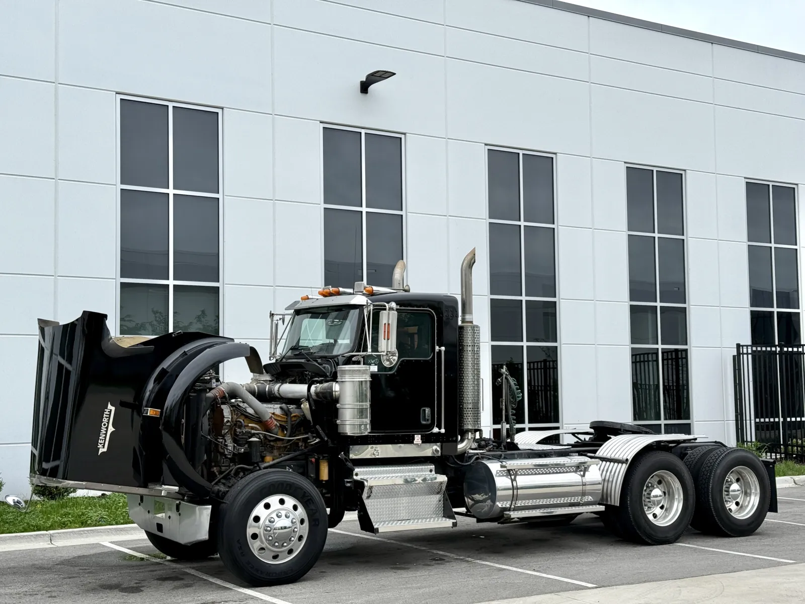 2005 Kenworth W900 — photo 10