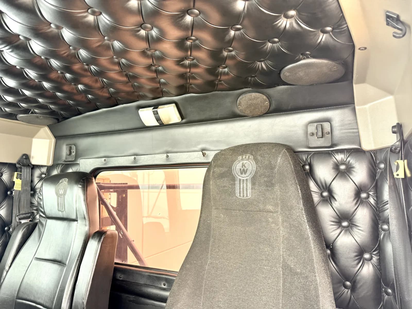 2005 Kenworth W900 — photo 20