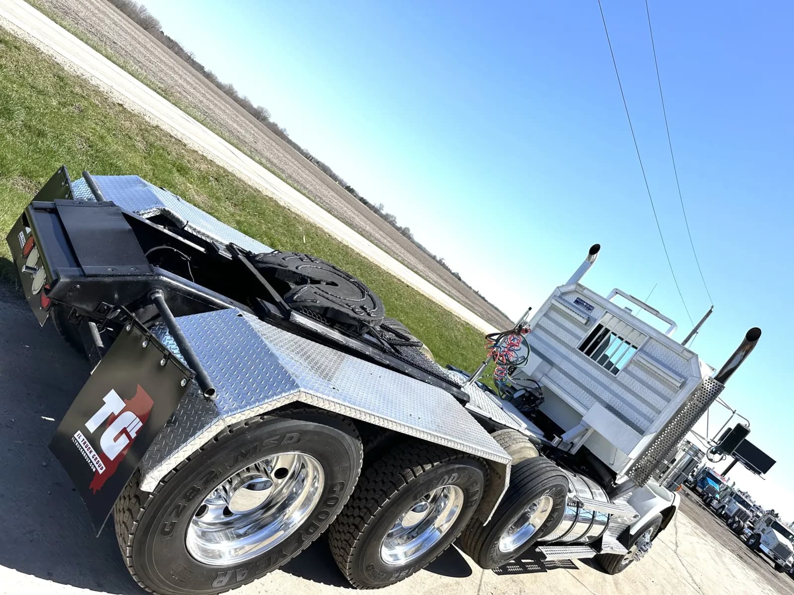 2011 Kenworth T800 — photo 11