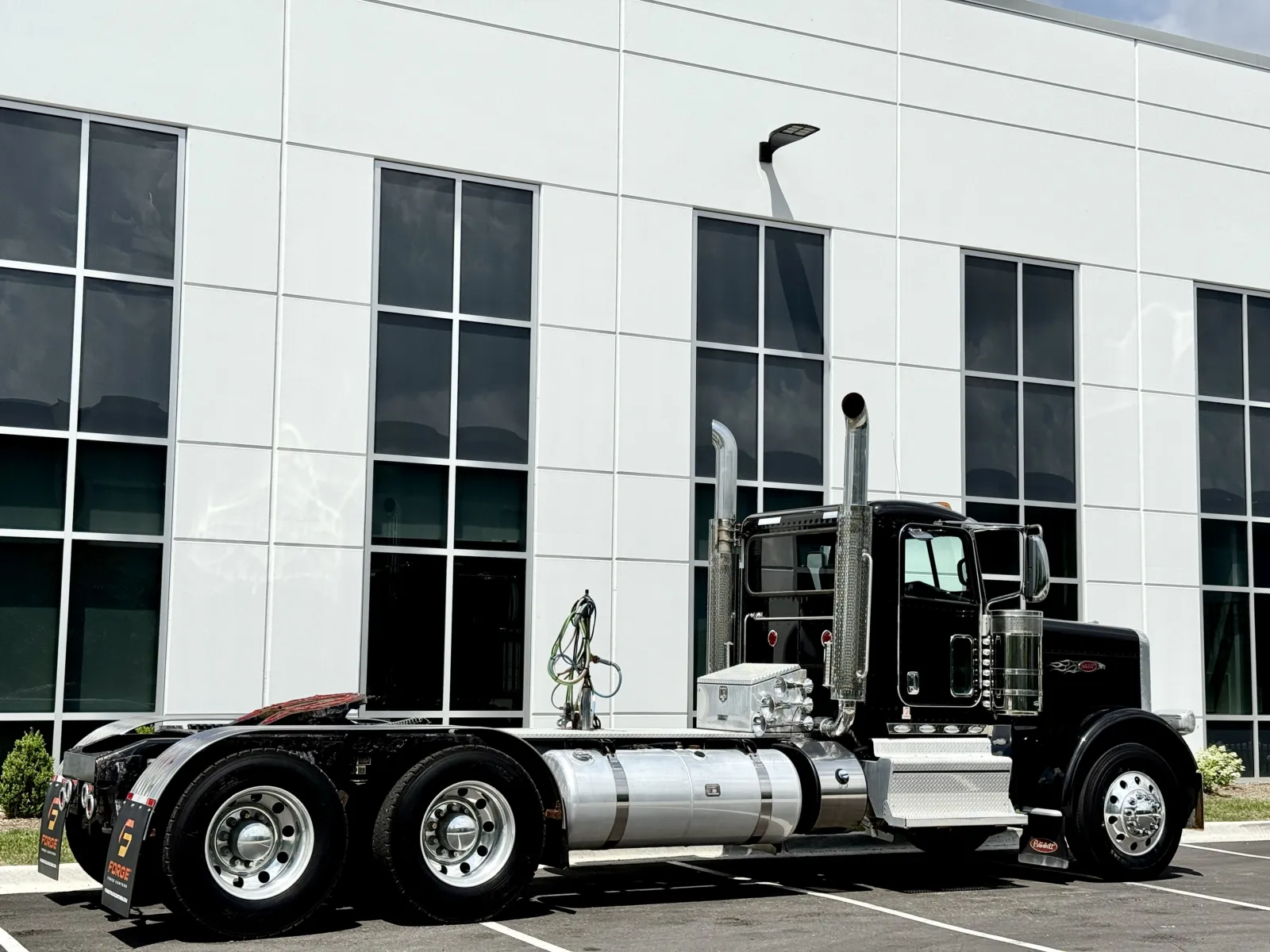 2021 Peterbilt 389 — photo 5