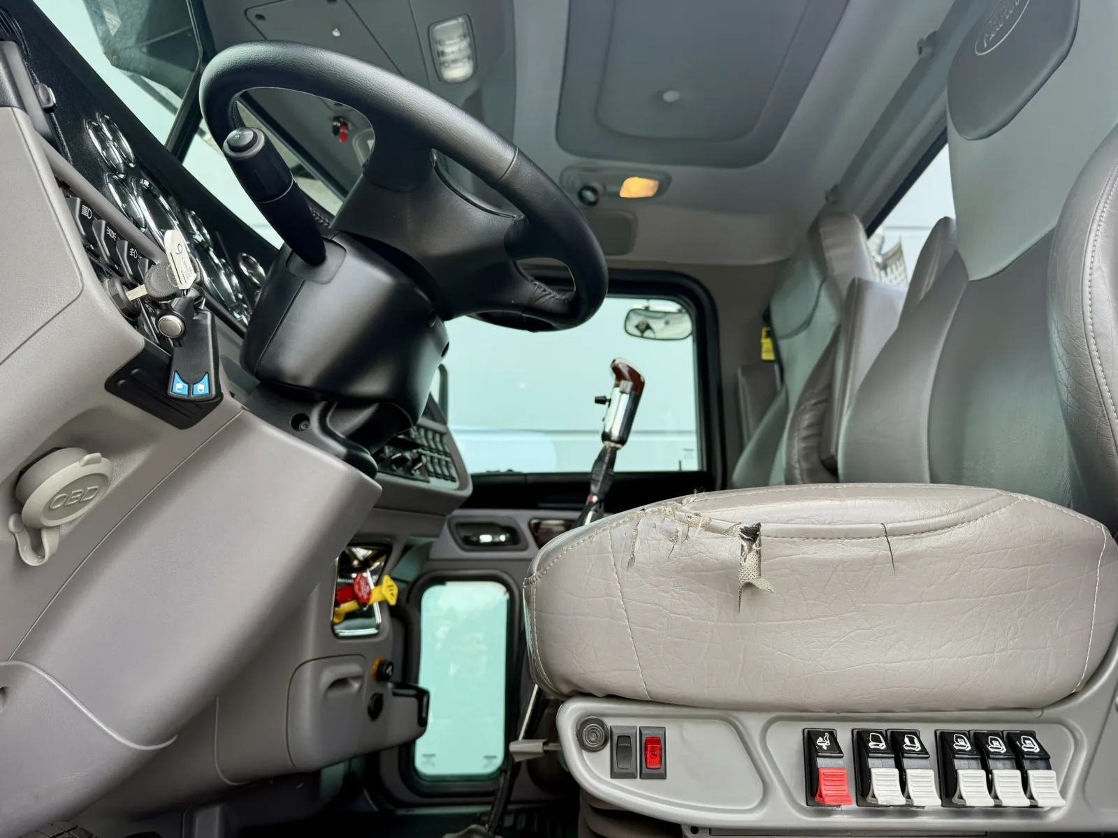 2021 Peterbilt 389 — photo 14