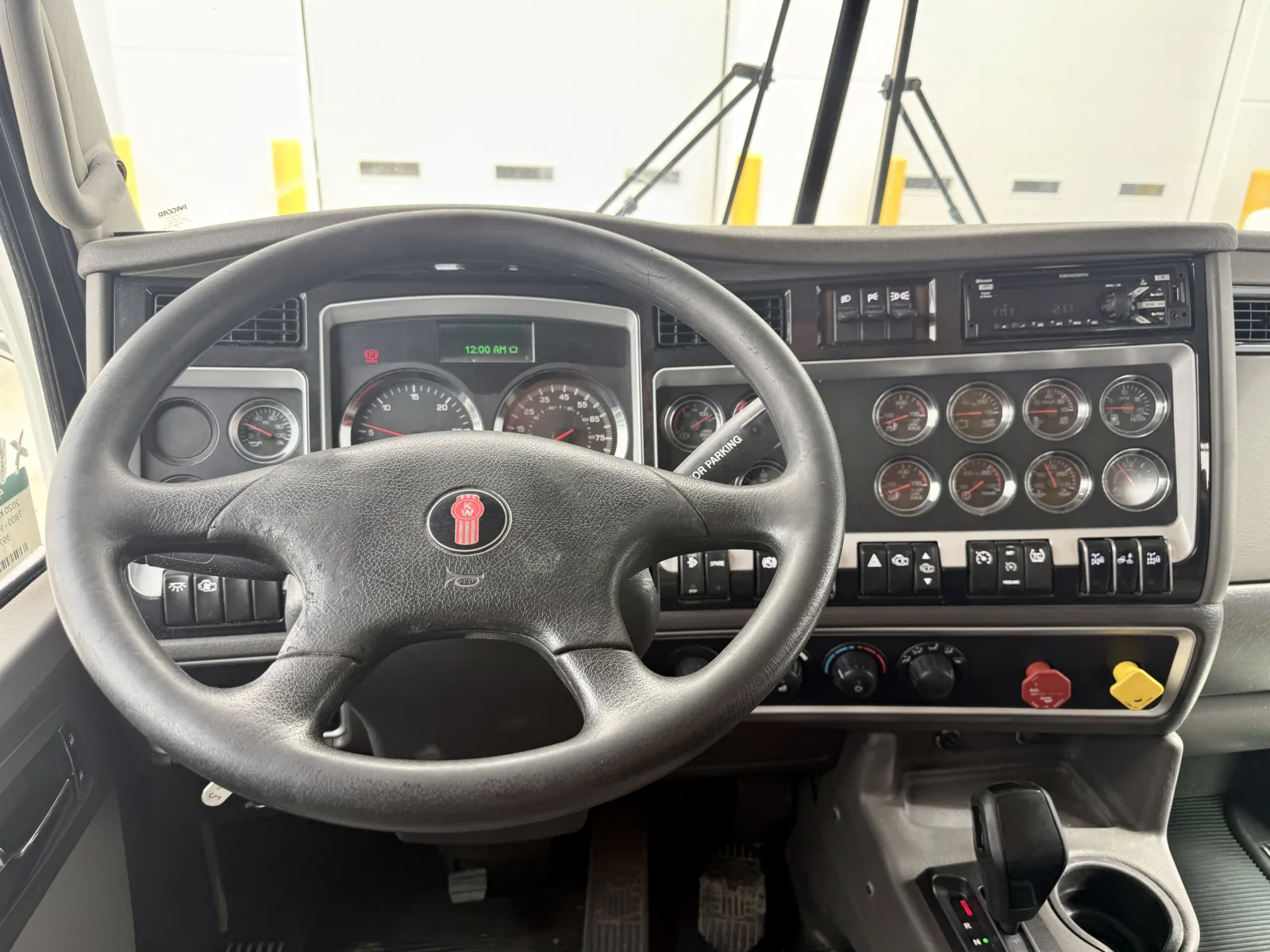 2020 Kenworth T800 — photo 16