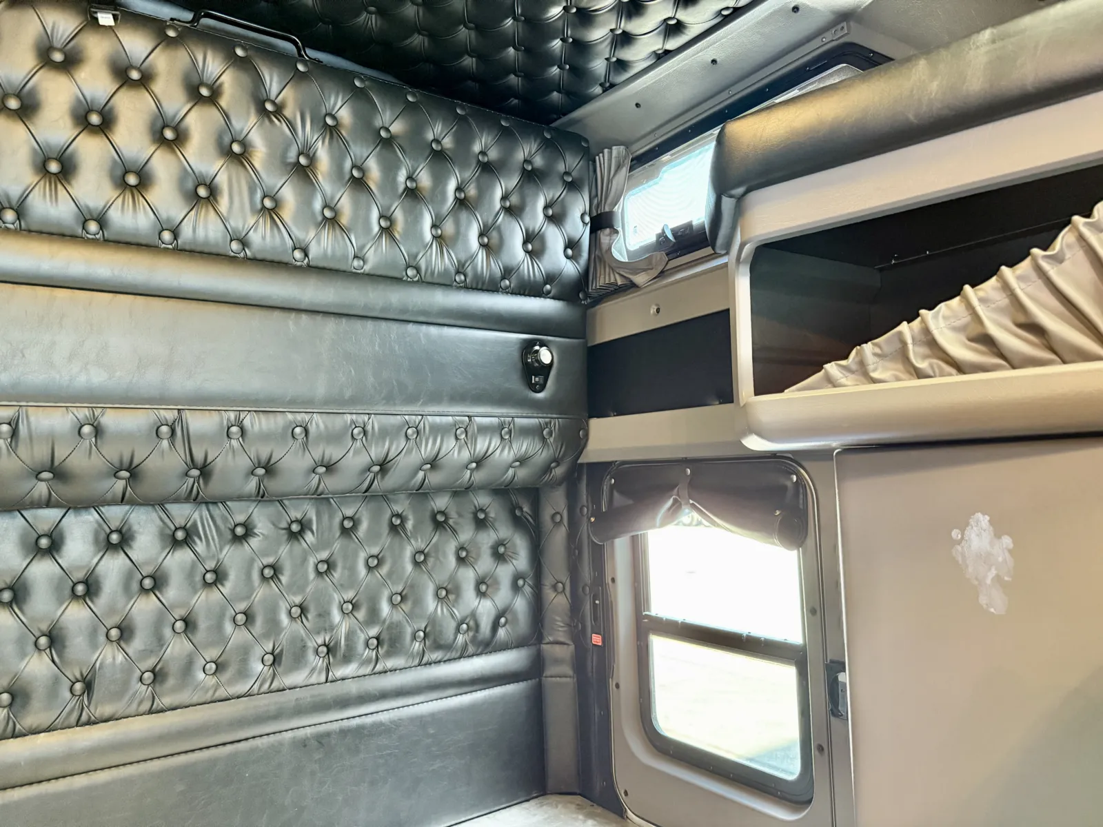 2018 Kenworth W900 — photo 24