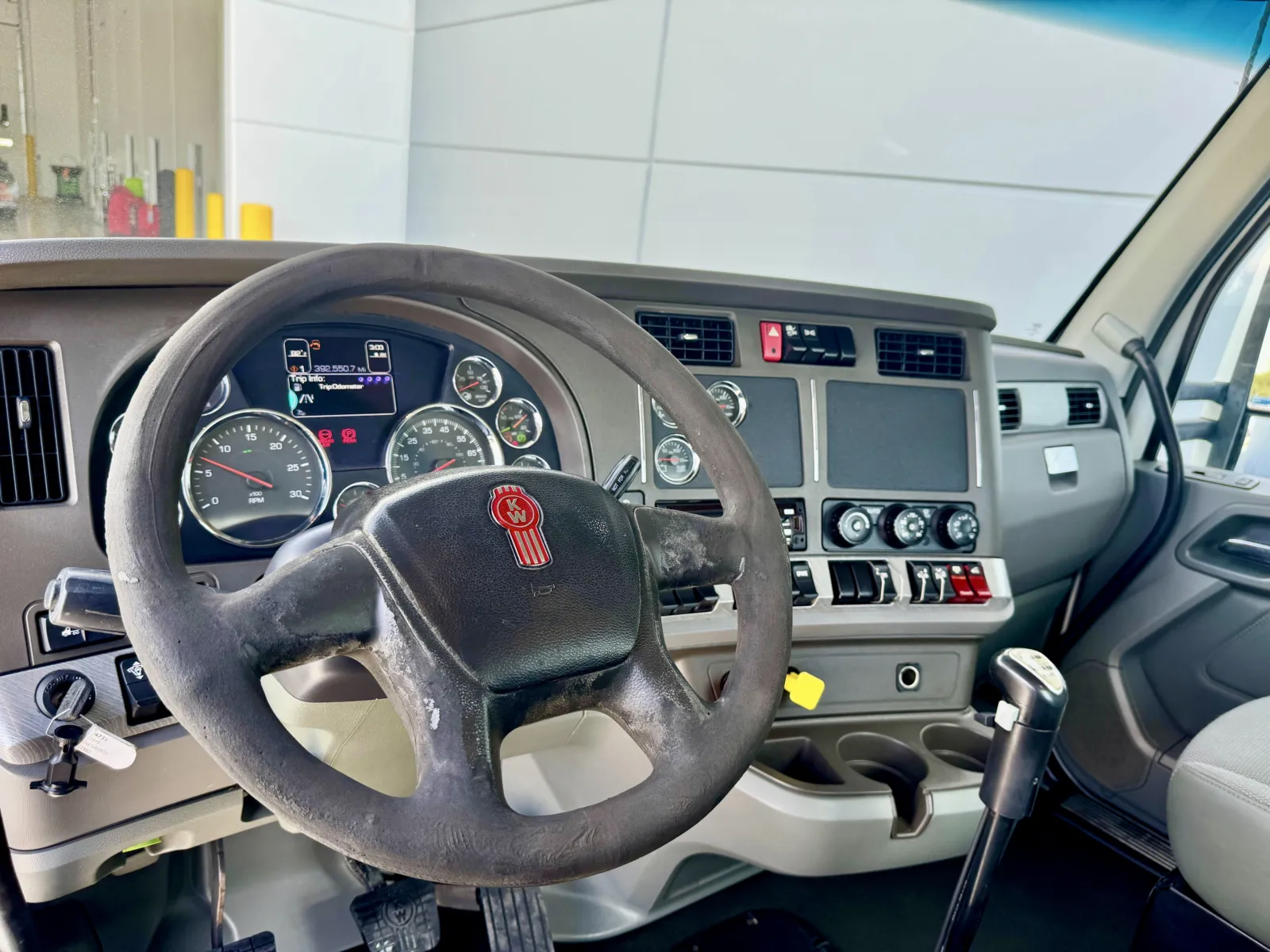2015 Kenworth T880 — photo 15