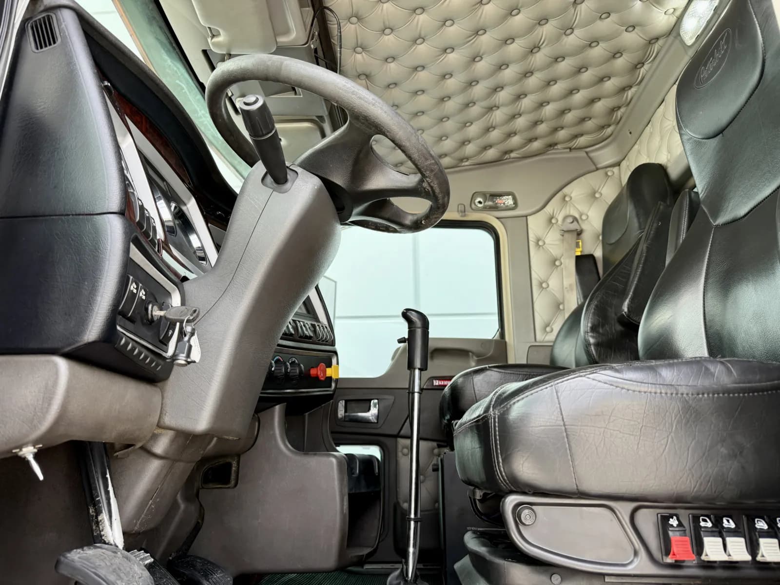 2019 Kenworth W900 — photo 14