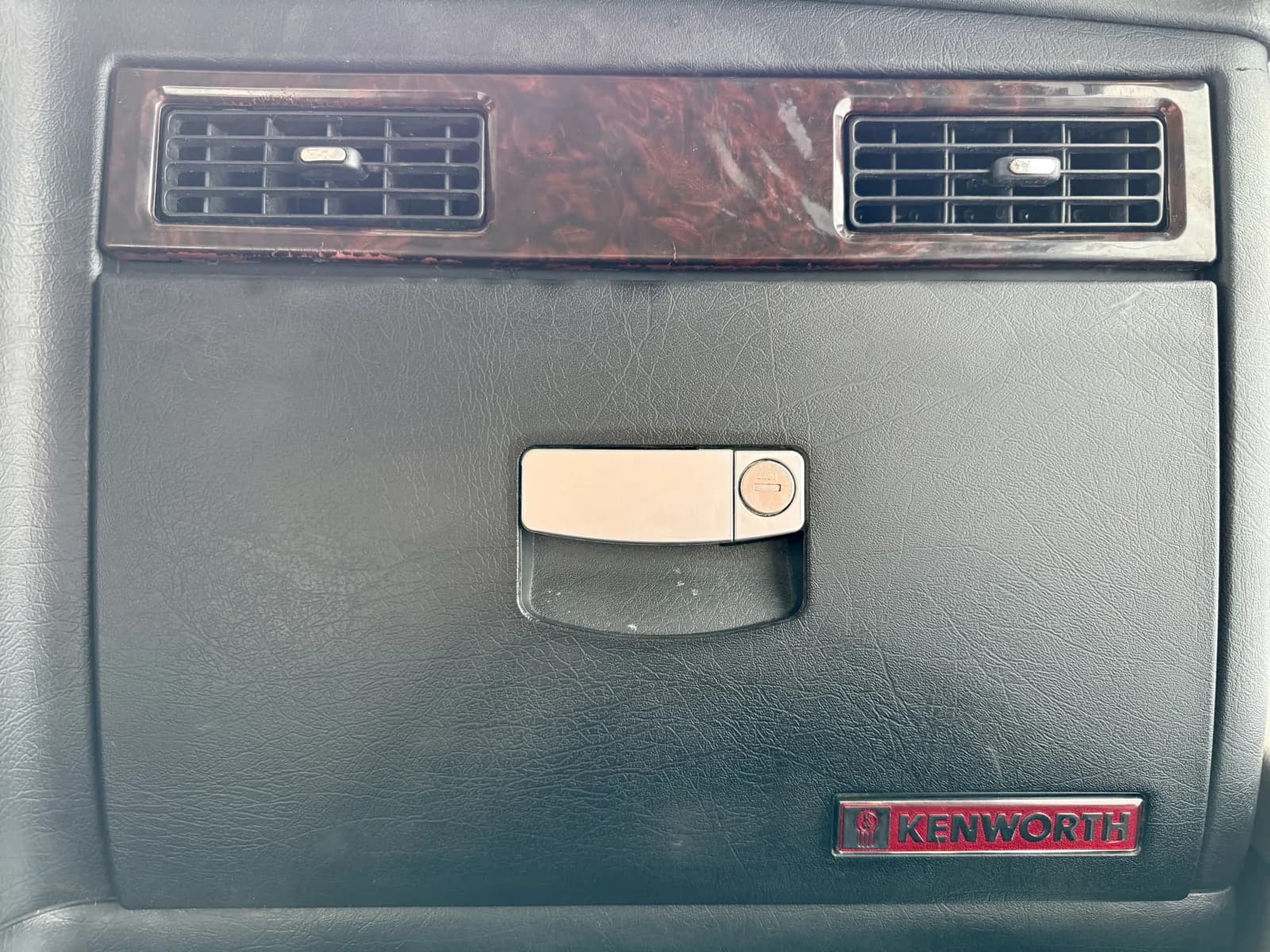 2019 Kenworth W900 — photo 19