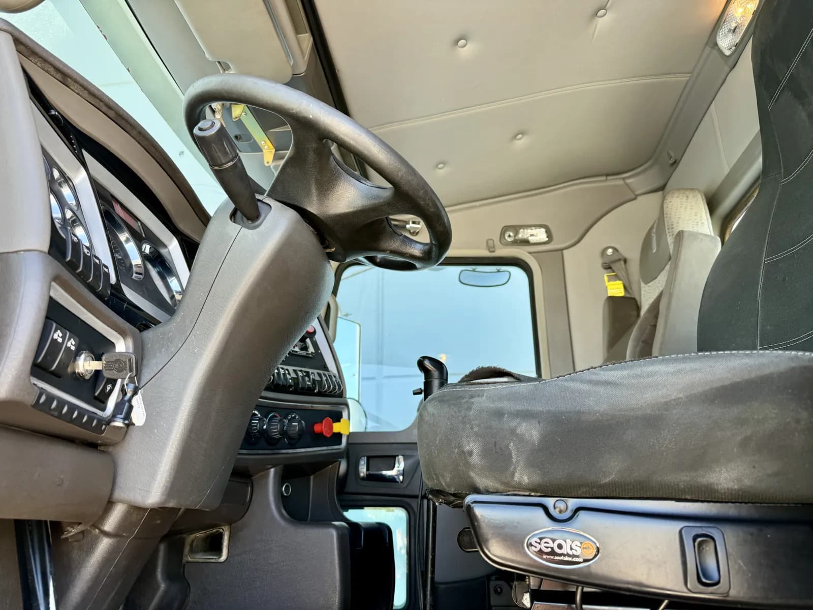 2020 Kenworth T800 — photo 14