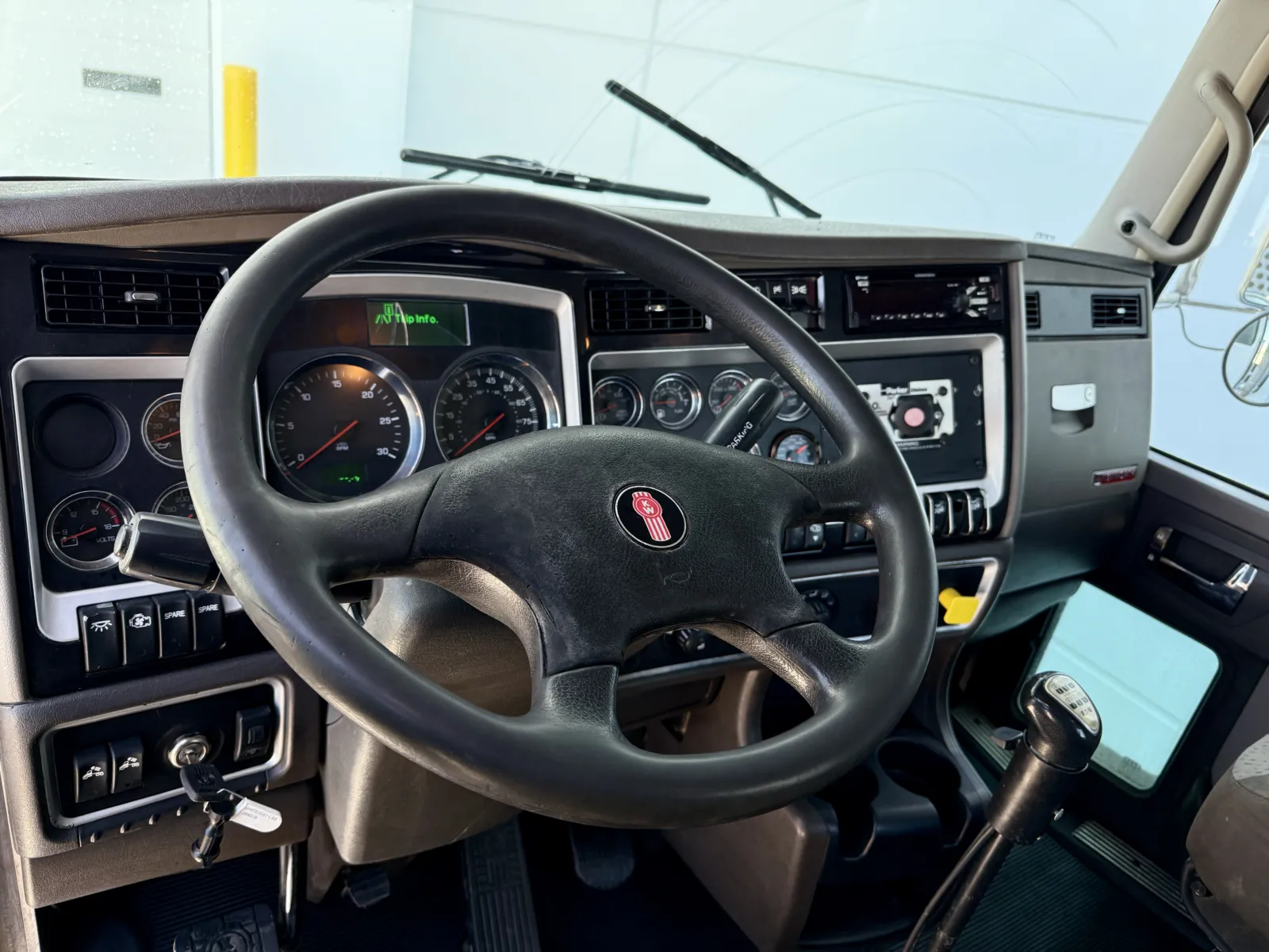 2020 Kenworth T800 — photo 15