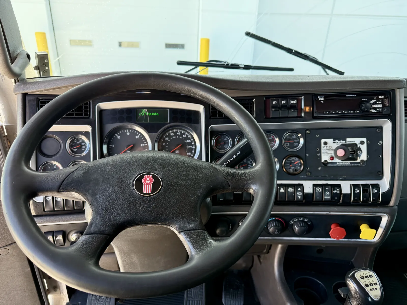 2020 Kenworth T800 — photo 16