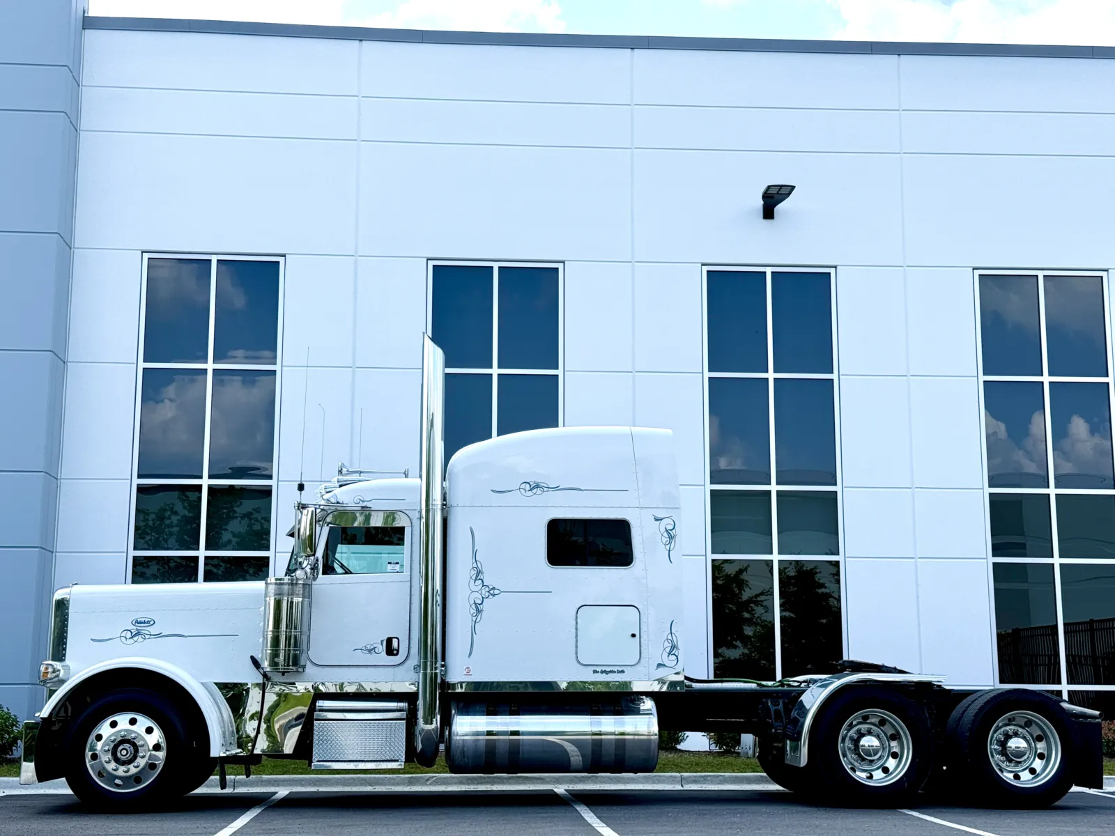 2019 Peterbilt 389 — photo 4