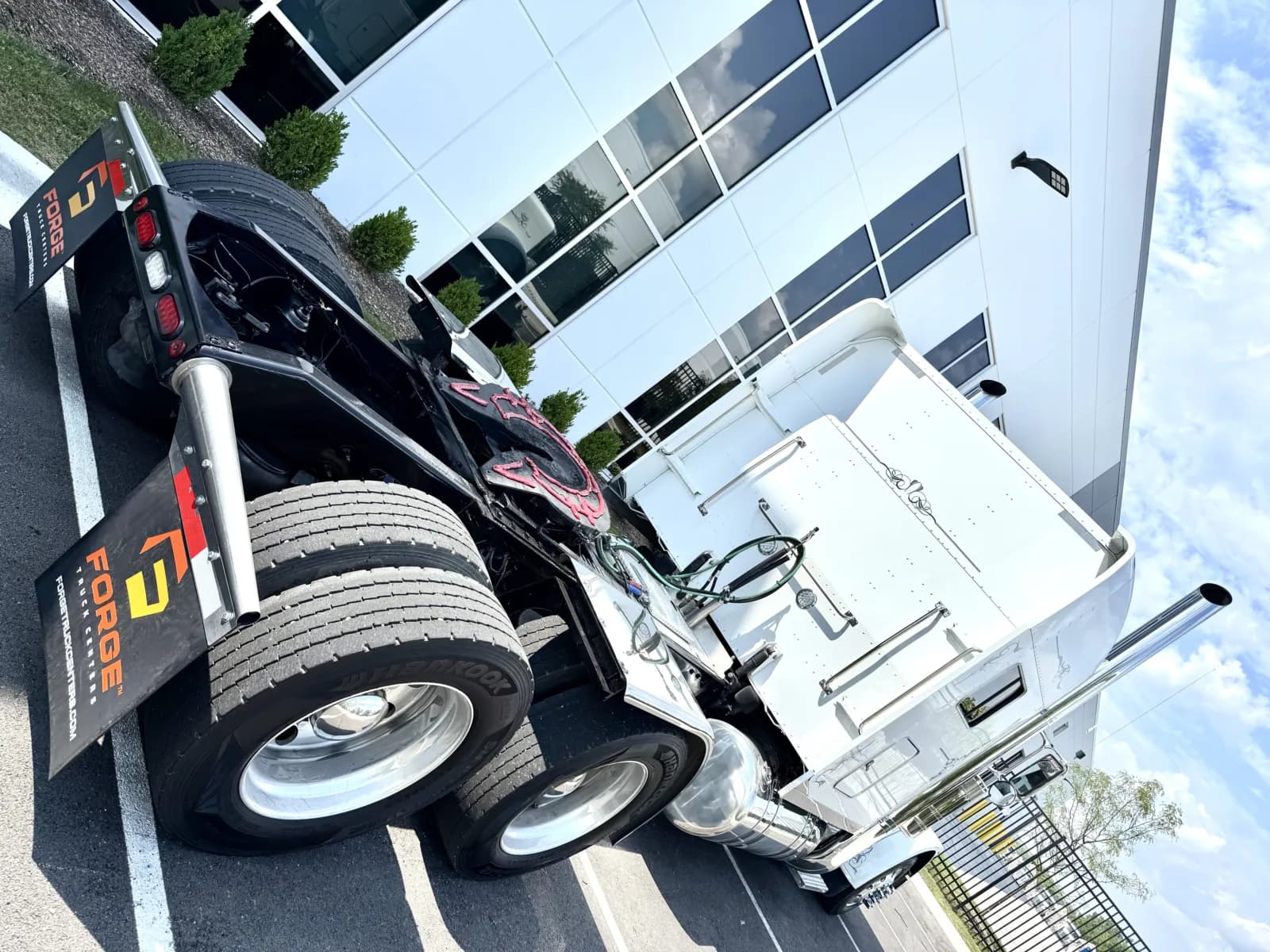 2019 Peterbilt 389 — photo 11