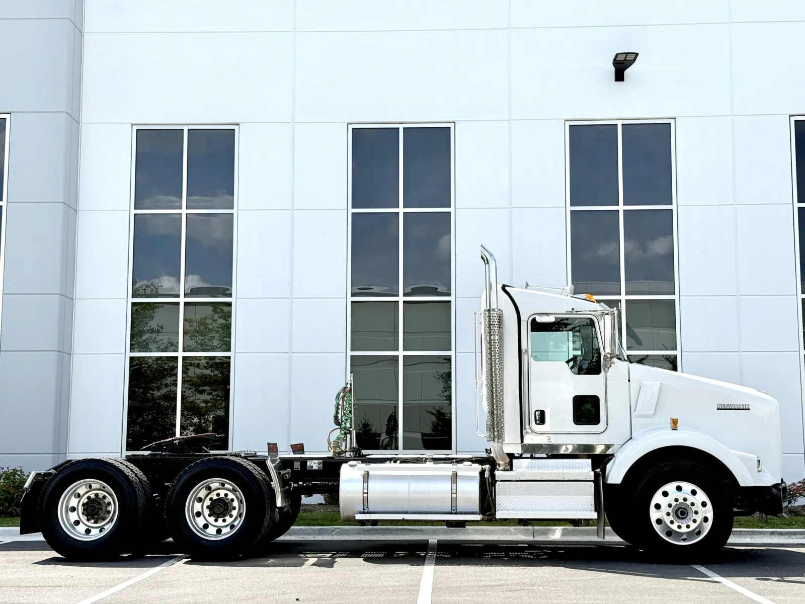 2023 Kenworth T800 — photo 3