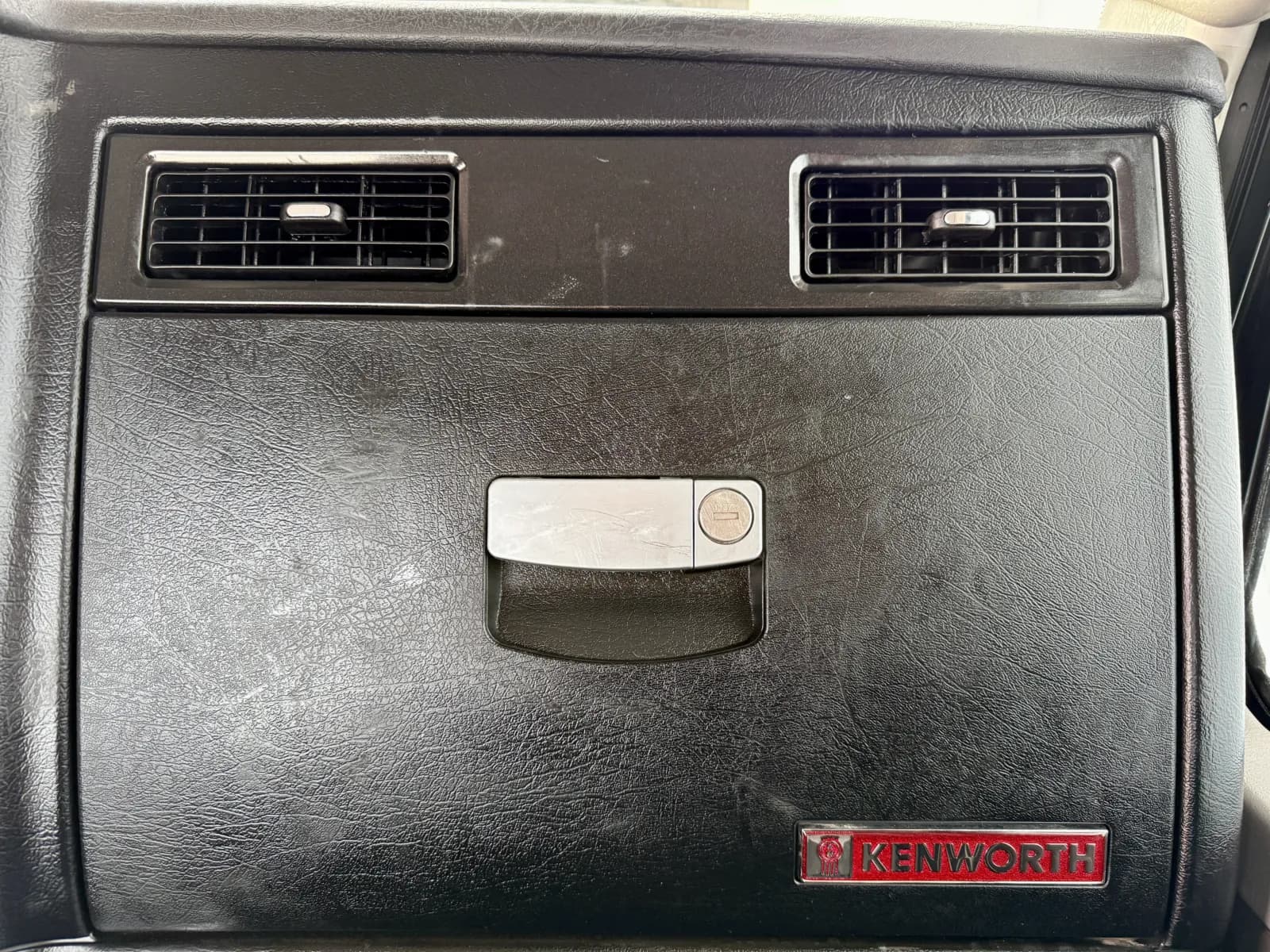 2023 Kenworth T800 — photo 19