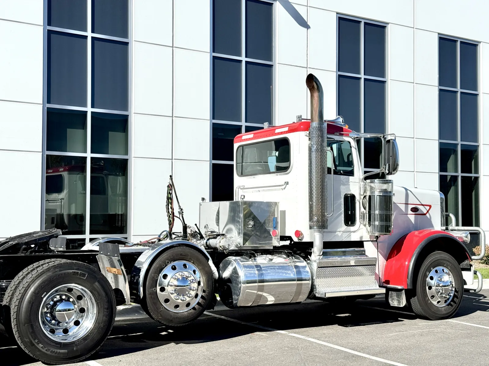 2023 Peterbilt 389 — photo 7