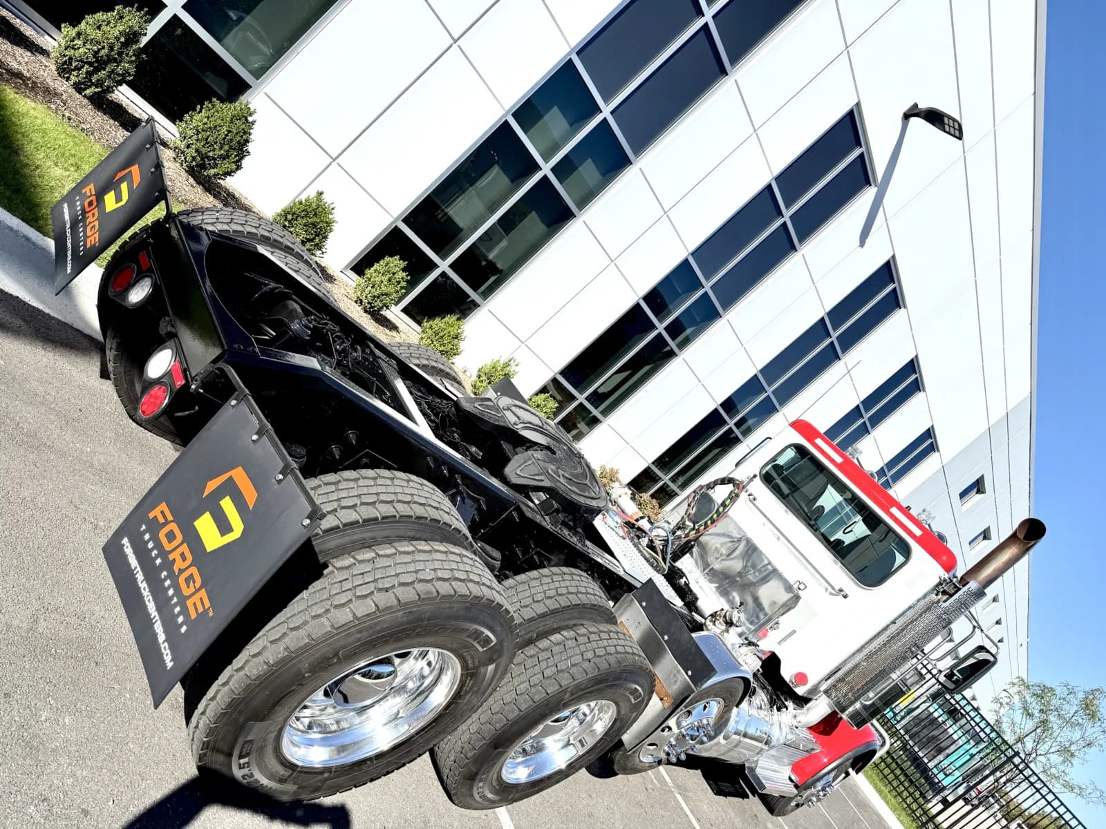 2023 Peterbilt 389 — photo 11