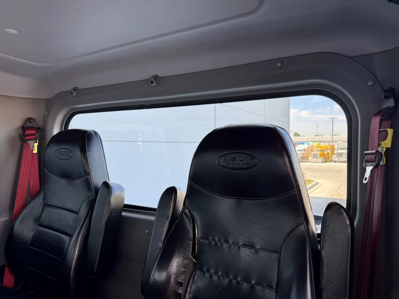 2023 Peterbilt 389 — photo 20