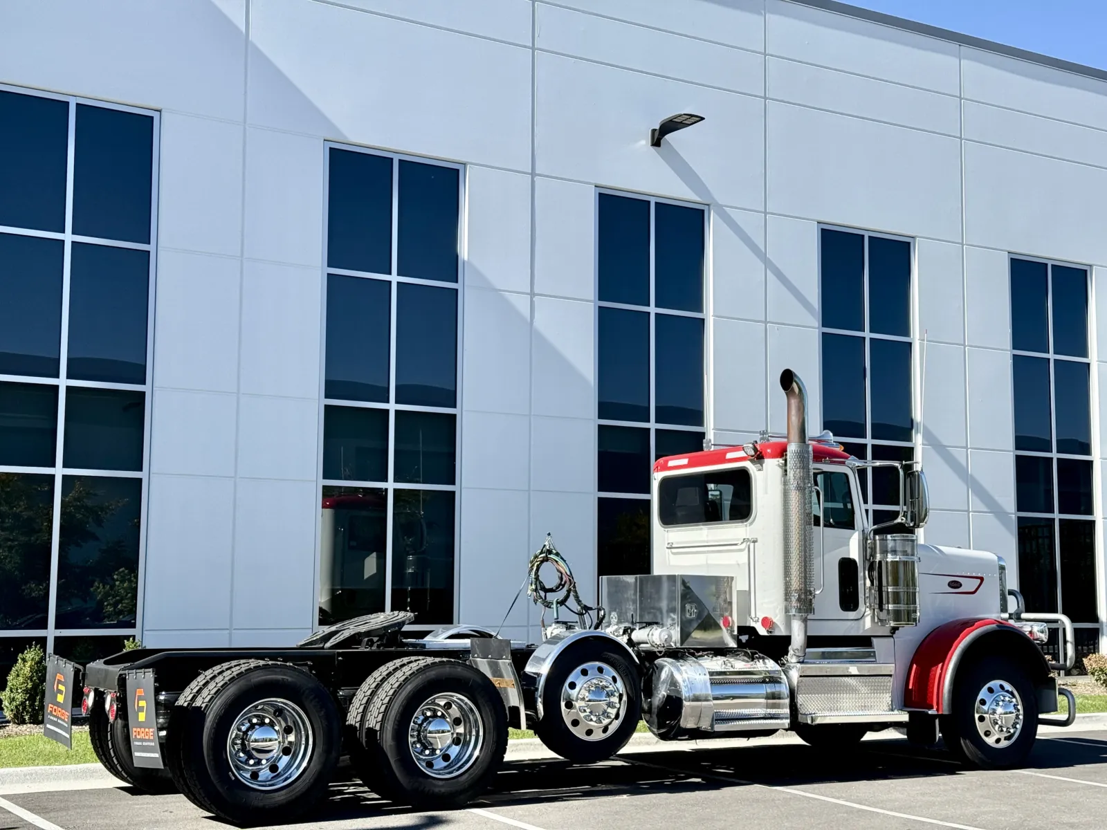 2023 Peterbilt 389 — photo 5