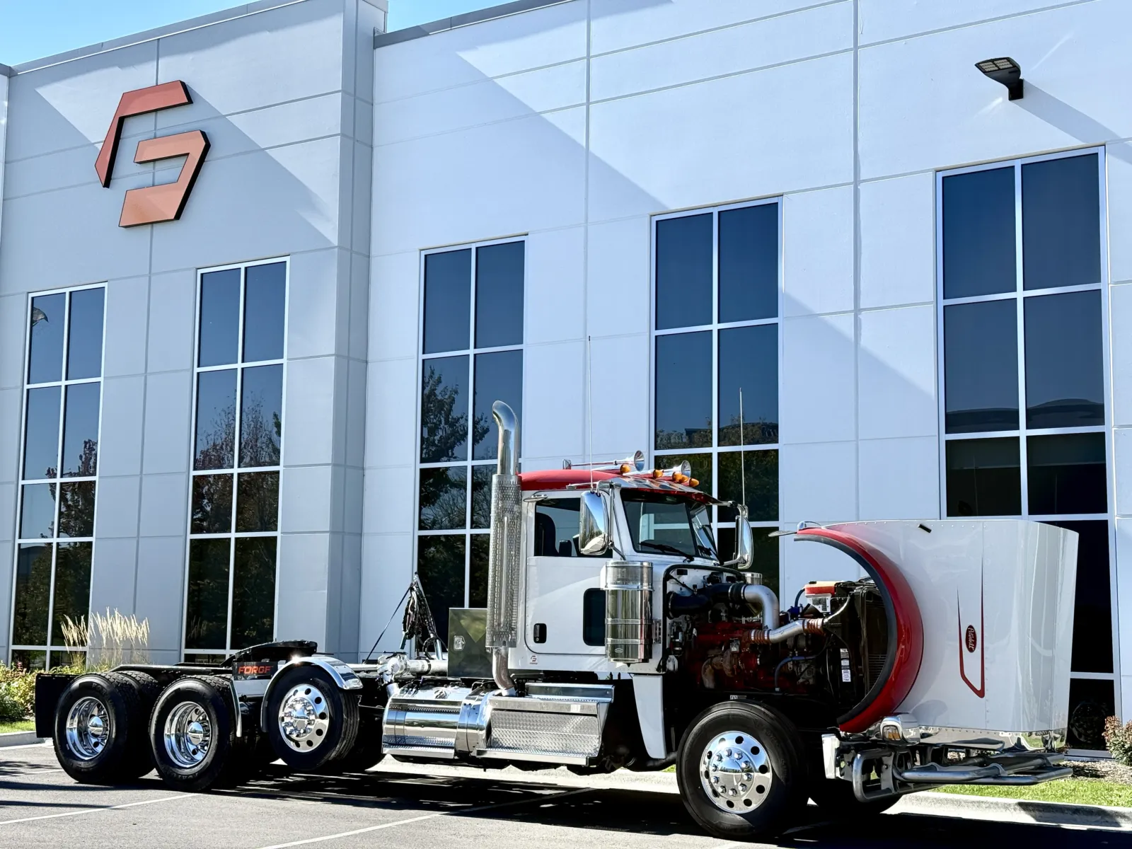 2023 Peterbilt 389 — photo 9