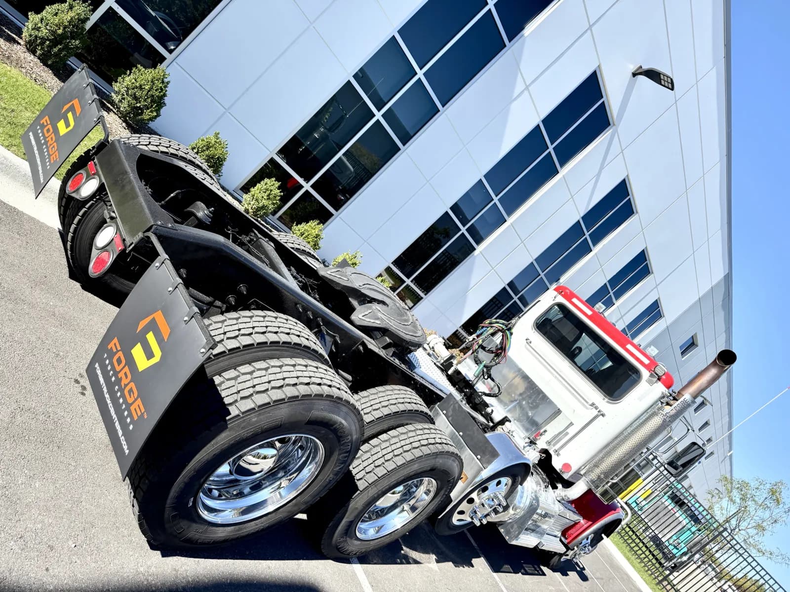 2023 Peterbilt 389 — photo 11