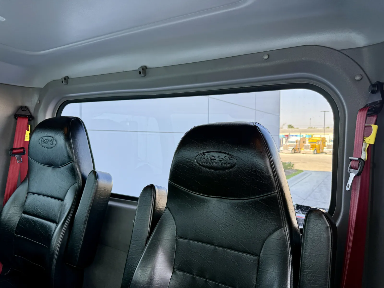 2023 Peterbilt 389 — photo 20