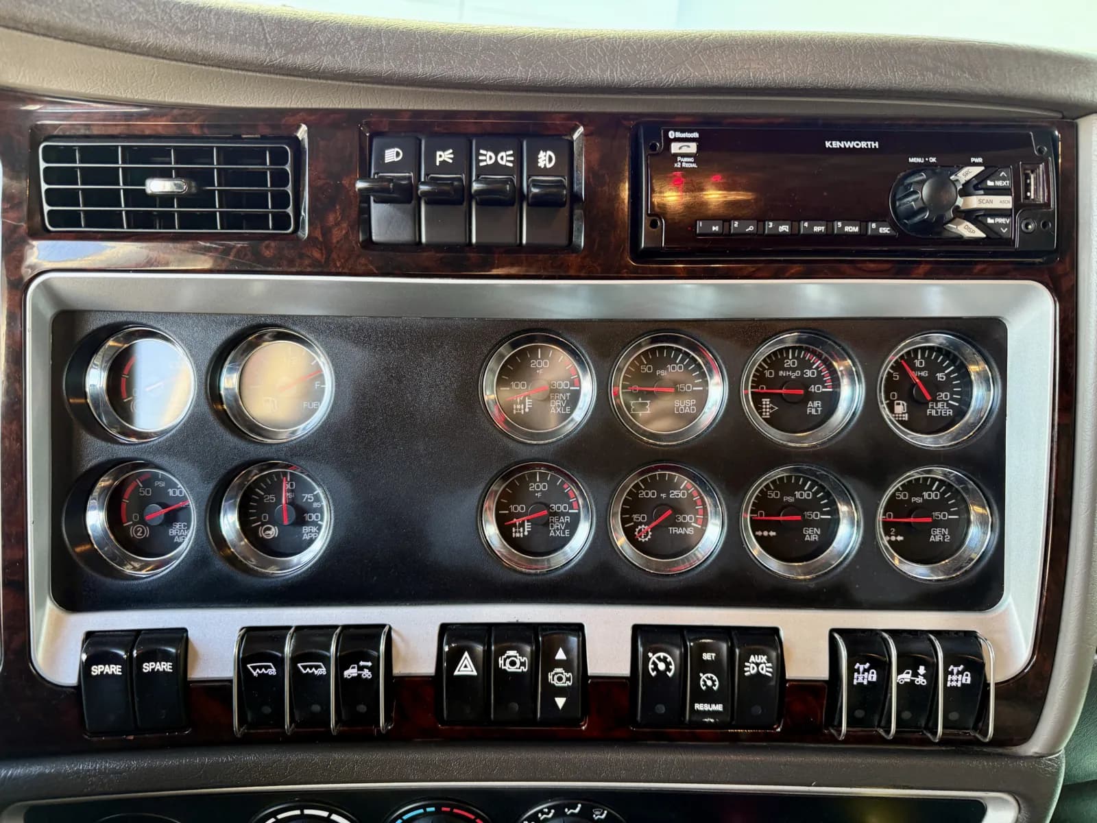 2016 Kenworth T800 — photo 18