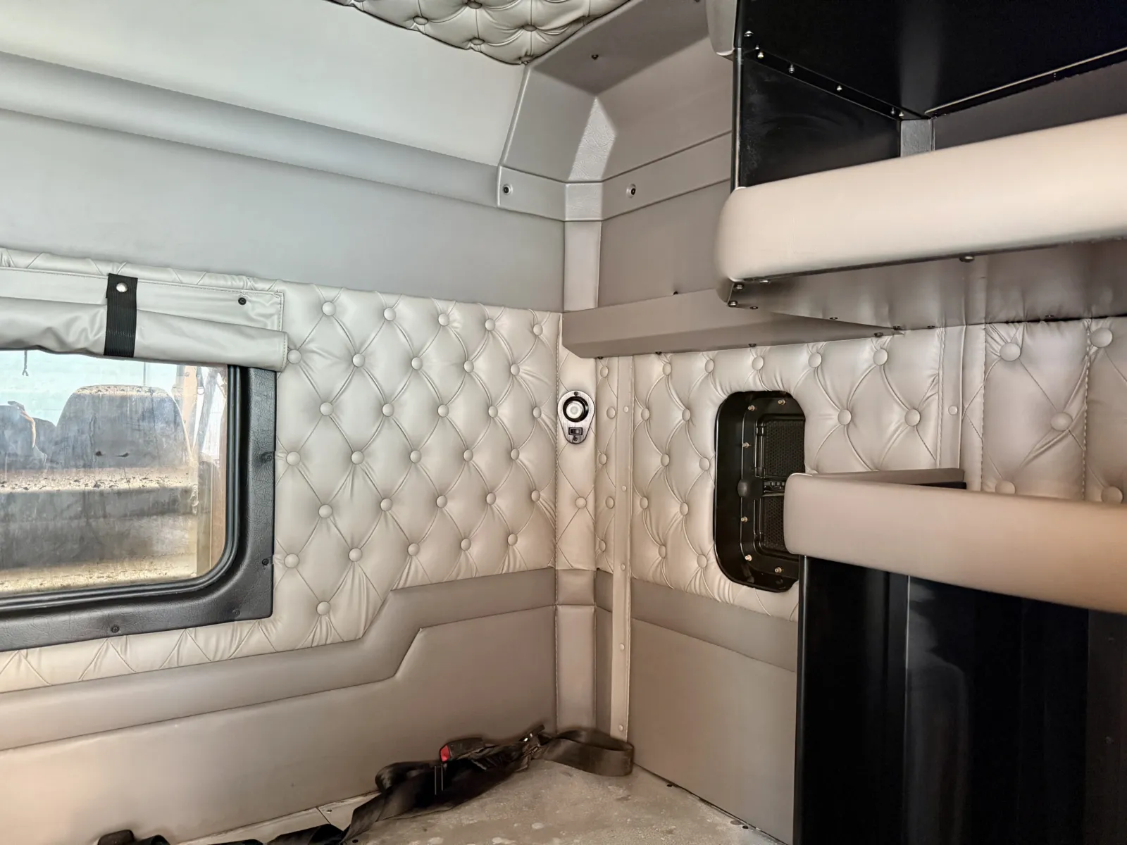 2016 Kenworth T800 — photo 24